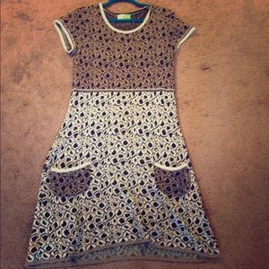 retro cotton dress, hangs just at the knees